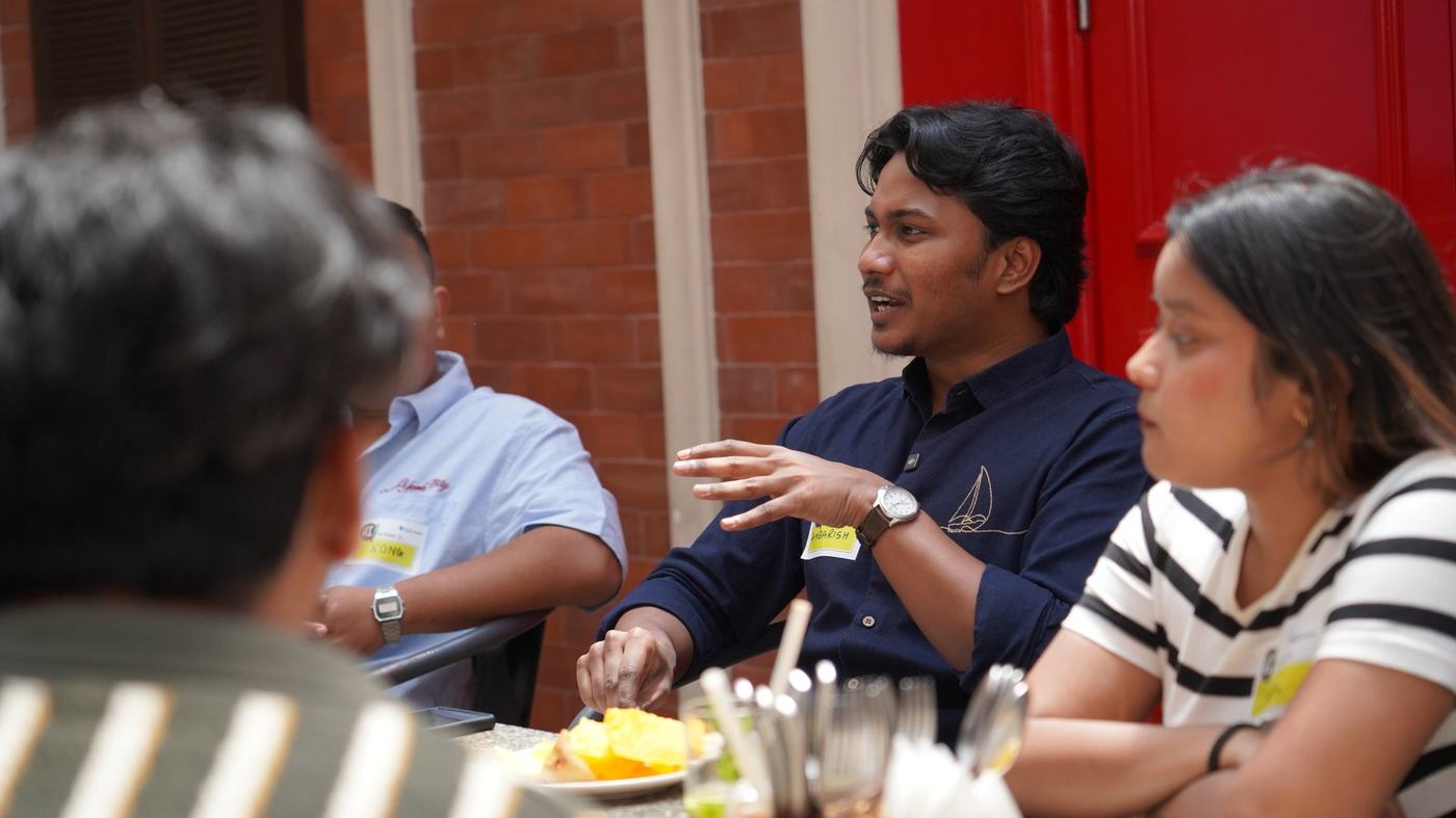 Ambarish in conversation with founders at a Bengaluru meetup